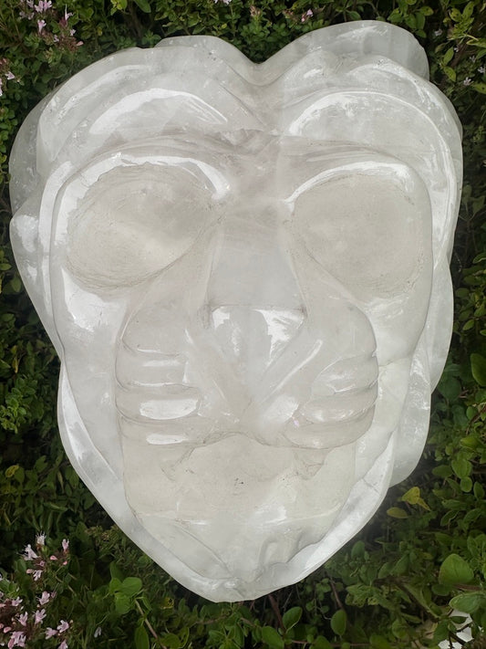 Quartz Lion's Head Hand-carved - Fierce Elegance!