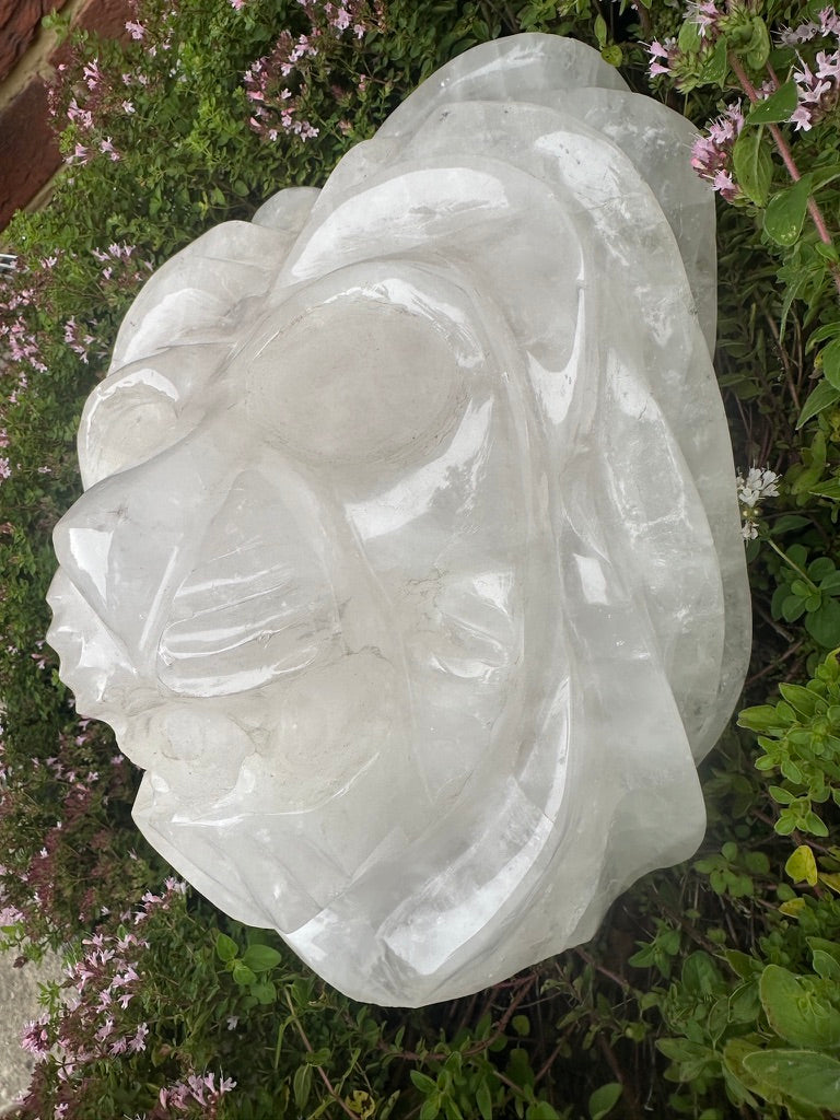 Quartz Lion's Head Hand-carved - Fierce Elegance!
