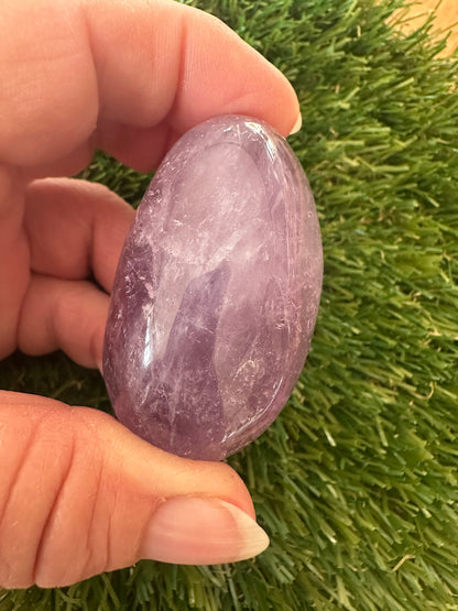 Amethyst Palm Stones - Bring Calm And Beauty Into Your Daily Routine