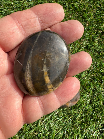 Moonstone Black Palm Stones